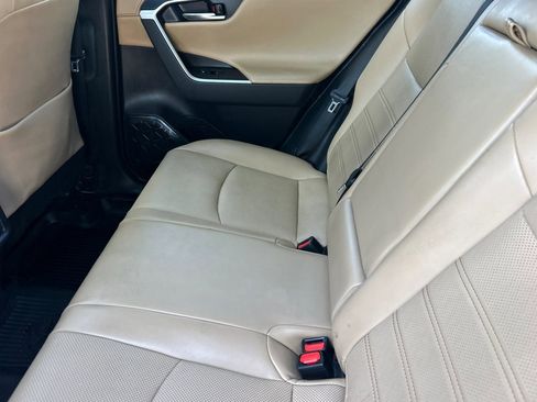 Used 2020 Toyota RAV4 Limited FWD image 26