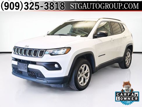 Used 2024 Jeep Compass Latitude image 1