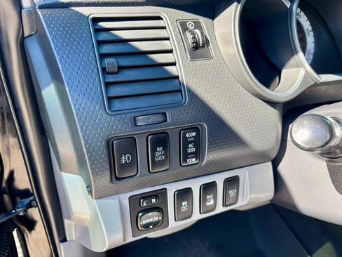 Used 2012 Toyota Tacoma 4x4 Double Cab image 23