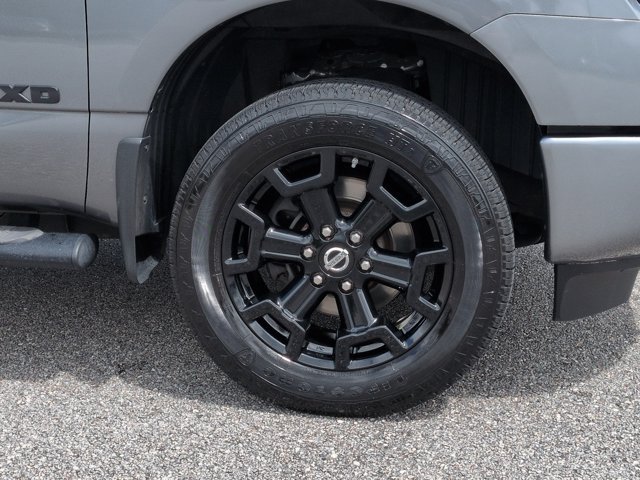 Used 2019 Nissan Titan SV w/ SV Convenience Package AWD/4WD image 12