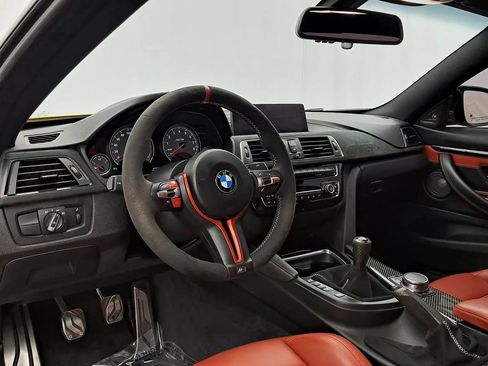 Used 2018 BMW M4 Coupe RWD image 16
