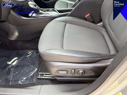 Used 2023 Buick Encore GX Select w/ Sport Touring Package FWD image 18