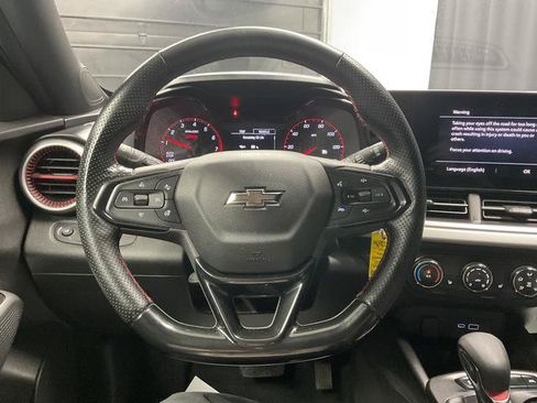 Used 2024 Chevrolet Trax RS w/ Driver Confidence Package FWD image 16