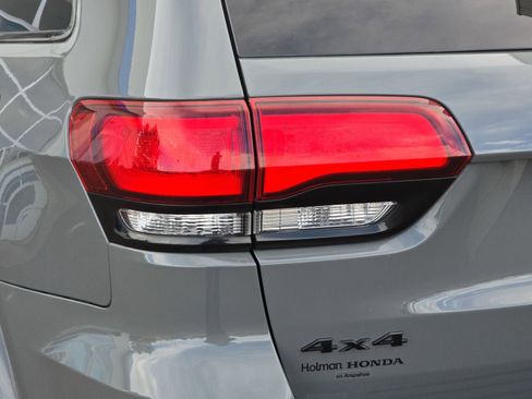 Used 2019 Jeep Grand Cherokee Altitude AWD/4WD image 37