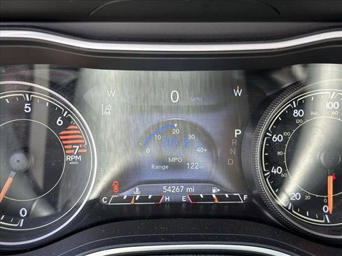 Used 2023 Jeep Cherokee Altitude Lux image 11