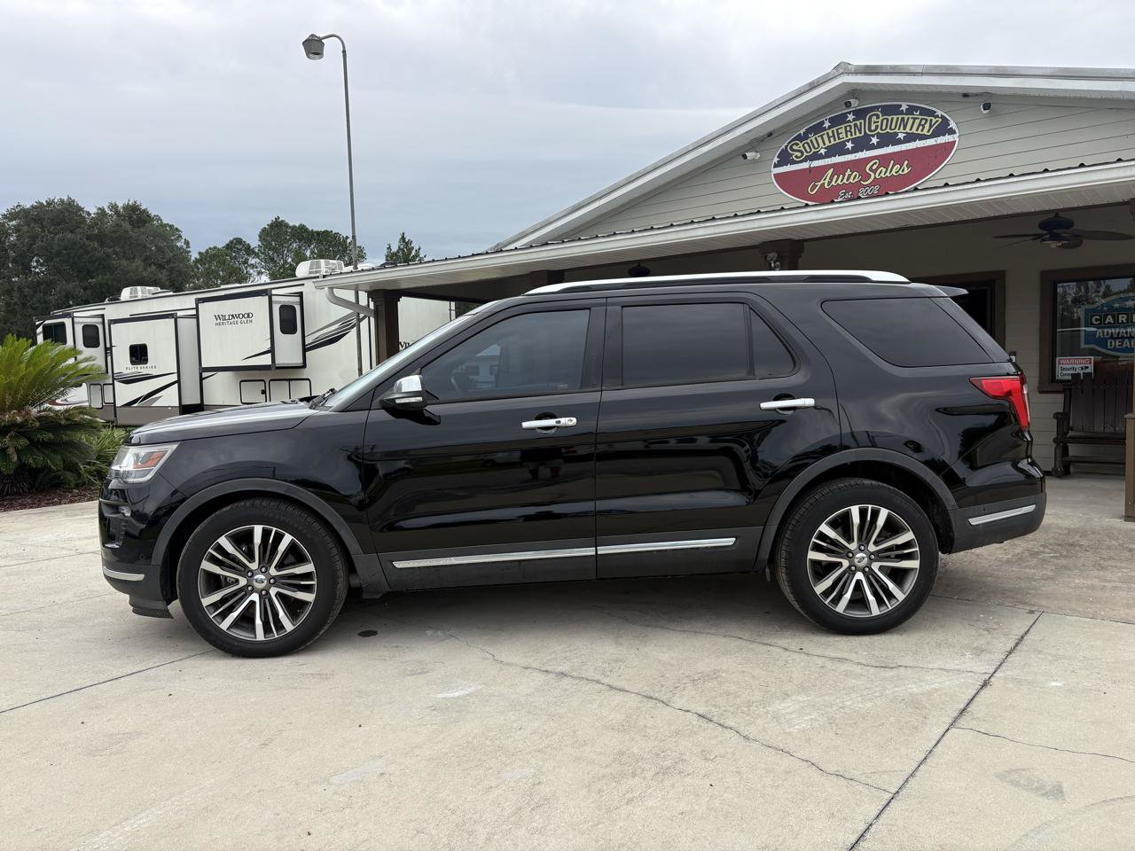Used 2018 Ford Explorer Platinum AWD/4WD image 8