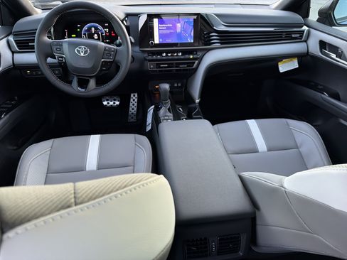 New 2026 Toyota Camry SE image 4