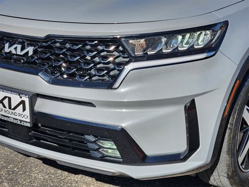 Used 2022 Kia Sorento EX w/ Panoramic Sunroof Package image 7