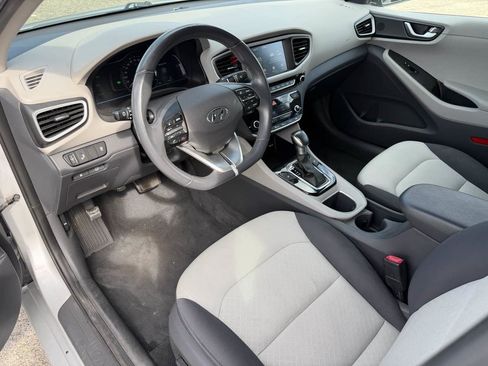 Used 2017 Hyundai Ioniq SEL FWD image 10