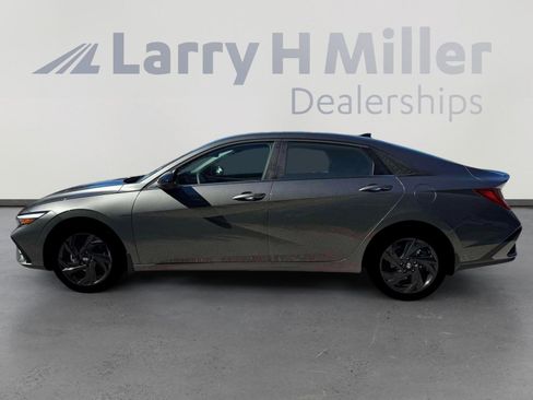 New 2026 Hyundai Elantra SEL Sport Premium FWD image 3