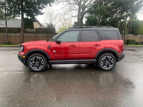 Certified 2025 Ford Bronco Sport Outer Banks w/ Outer Banks Tech Package+ image 2