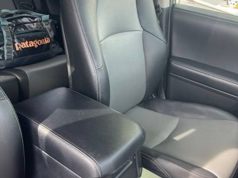 Used 2018 Toyota 4Runner SR5 Premium AWD/4WD image 8