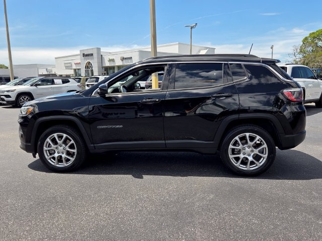 Certified 2023 Jeep Compass Latitude AWD/4WD image 4