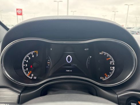 Used 2021 Jeep Grand Cherokee Limited image 19