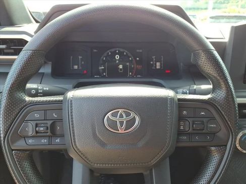 Used 2025 Toyota Tacoma SR w/ SR Upgrade Package AWD/4WD image 20