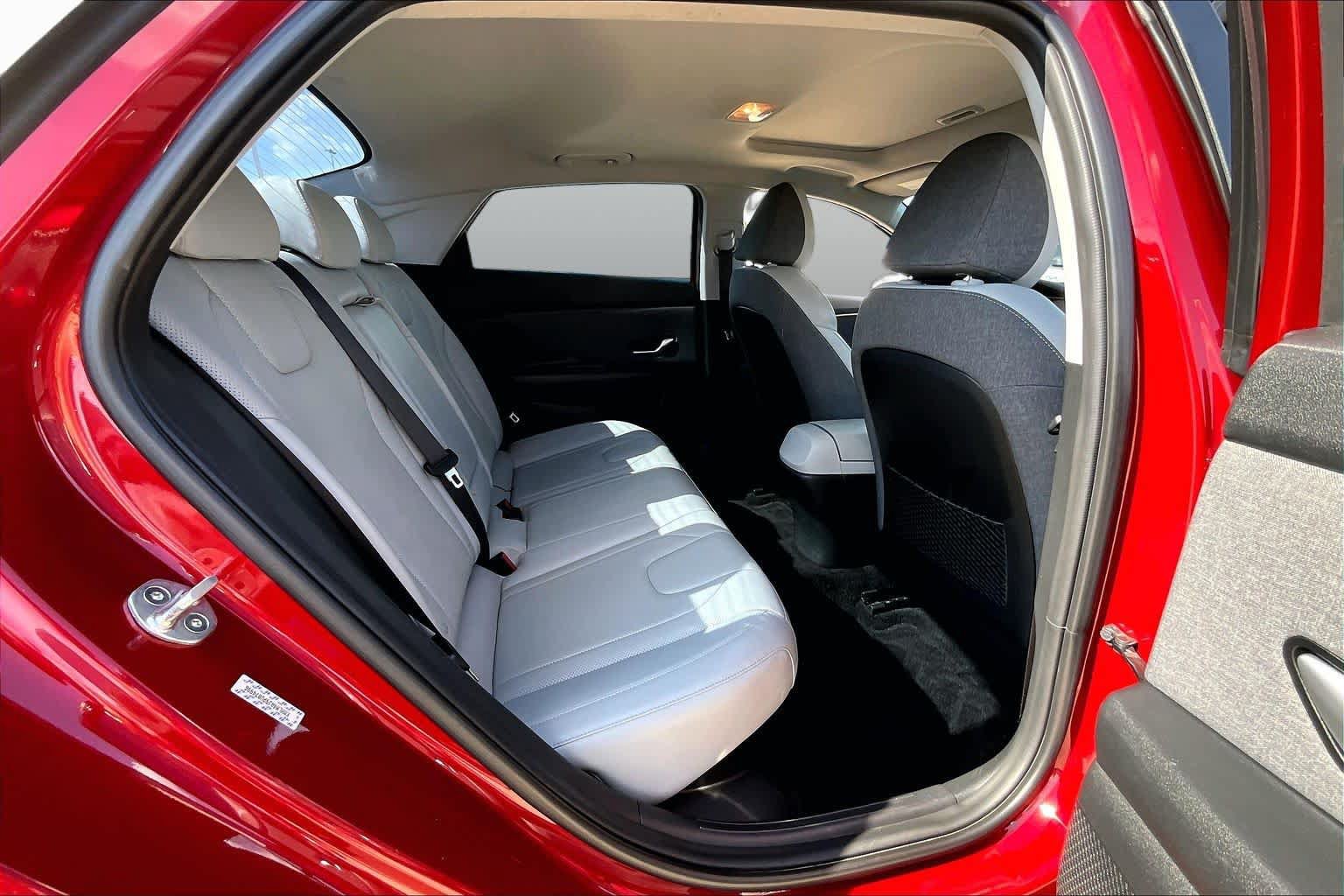 Used 2023 Hyundai Elantra Limited FWD image 19