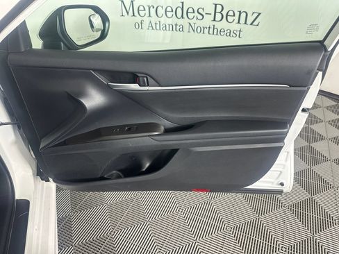 Used 2023 Toyota Camry SE FWD image 14