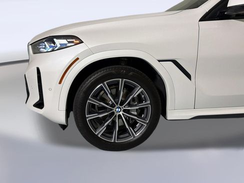 Used 2025 BMW X6 xDrive40i w/ Climate Comfort Package AWD/4WD image 11