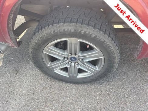 Used 2018 Ford F150 XLT w/ Equipment Group 302A Luxury AWD/4WD image 16