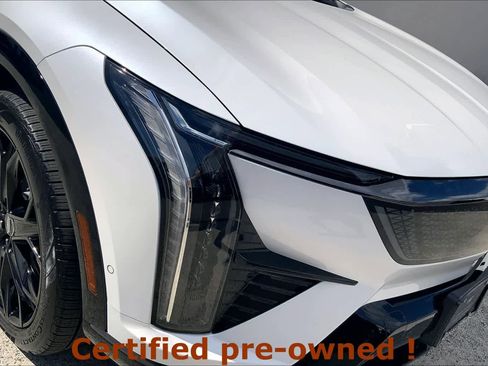 Certified 2025 Cadillac Optiq Sport 1 w/ LPO, ONYX Package image 31