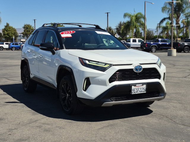Used 2023 Toyota RAV4 XSE AWD/4WD image 3