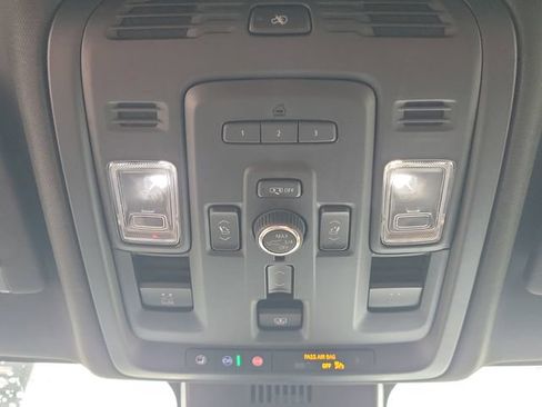 Used 2023 GMC Yukon XL Denali Ultimate AWD/4WD image 25