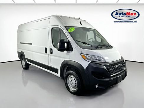Used 2025 RAM ProMaster 2500 w/ Convenience Group image 1