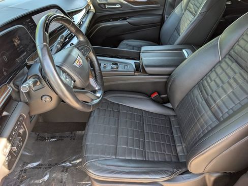 Used 2024 Cadillac Escalade ESV Sport Platinum AWD/4WD image 12