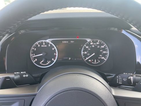 New 2025 Nissan Pathfinder SV image 12