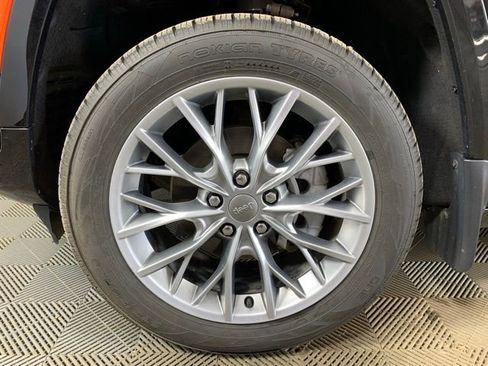 Used 2022 Jeep Grand Cherokee Summit w/ MOPAR Finishing Package AWD/4WD image 32