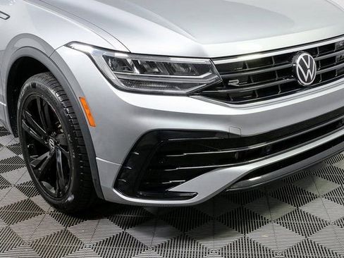 Certified 2023 Volkswagen Tiguan SE R-Line image 31