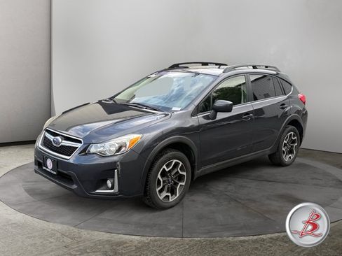 Used 2017 Subaru Crosstrek 2.0i Premium w/ Moonroof Package AWD/4WD image 3