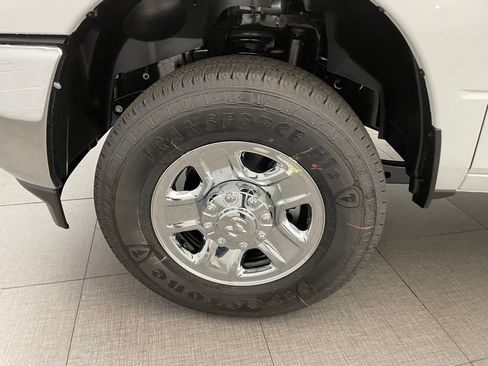New 2026 RAM 2500 Tradesman w/ Chrome Appearance Group AWD/4WD image 8