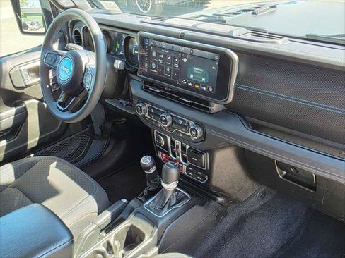 Used 2024 Jeep Wrangler Unlimited Rubicon 4xe AWD/4WD image 10