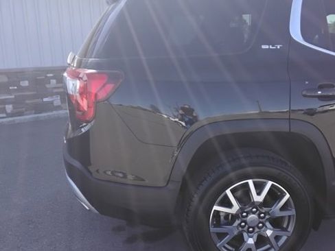 Used 2023 GMC Acadia SLT image 11