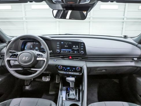 Certified 2026 Hyundai Elantra Sport FWD image 15