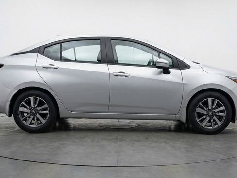 Used 2025 Nissan Versa SV image 11