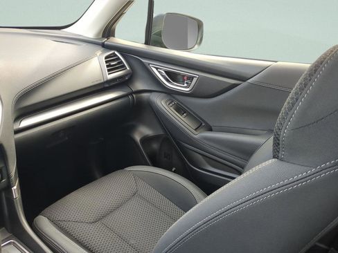 Used 2023 Subaru Forester Premium image 20