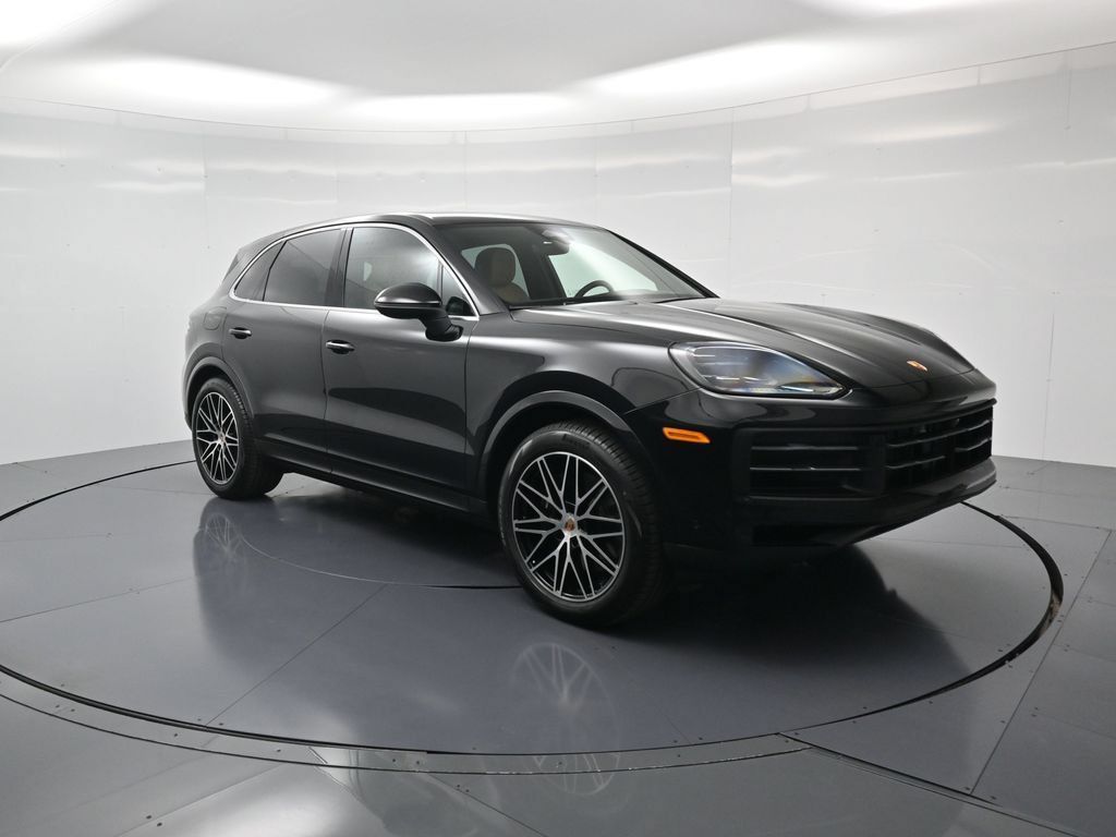 Certified 2026 Porsche Cayenne AWD/4WD image 32