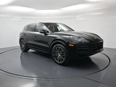 Certified 2026 Porsche Cayenne AWD/4WD image 32