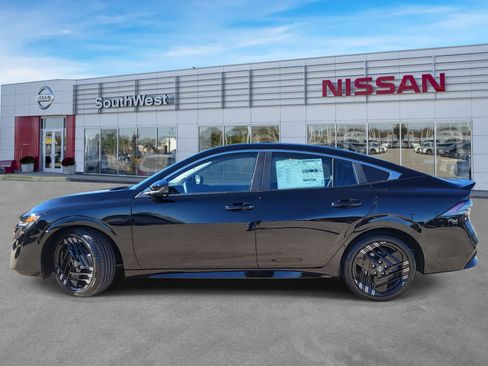 New 2026 Nissan Sentra SR w/ Floor Mat Package image 9