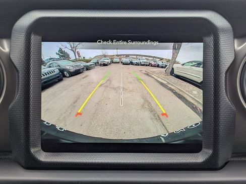 Used 2023 Jeep Wrangler Unlimited image 14