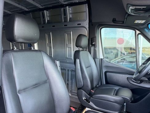 Used 2023 Mercedes-Benz Sprinter 144 Cargo image 29