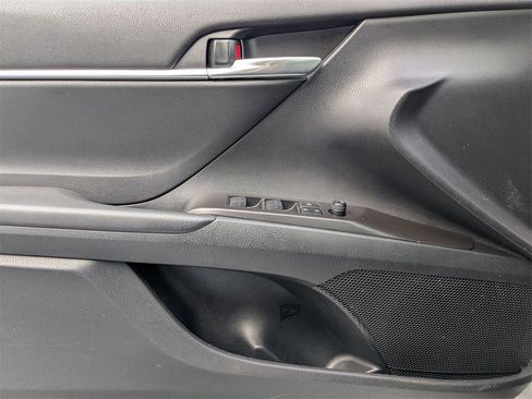 Used 2024 Toyota Camry SE image 13