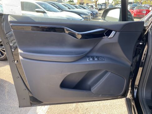 Used 2017 Tesla Model X 75D image 17