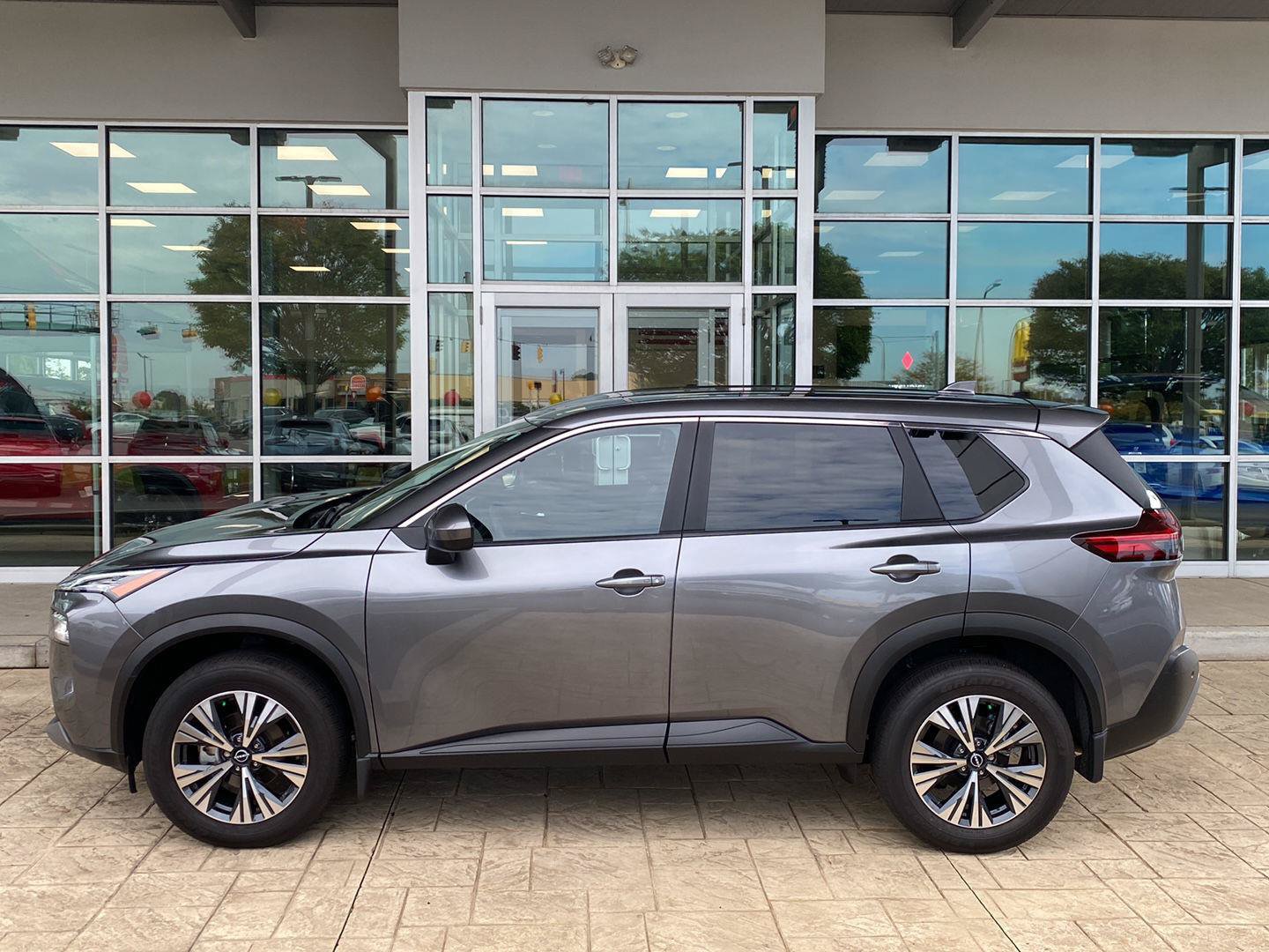 Certified 2023 Nissan Rogue SV AWD/4WD image 4