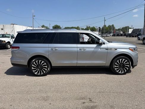 Used 2024 Lincoln Navigator L Black Label AWD/4WD image 8