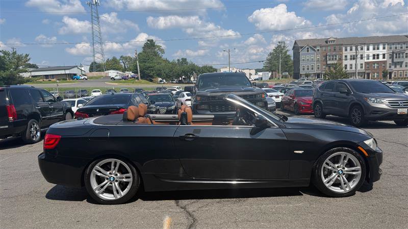 Used 2011 BMW 335i Convertible RWD image 4