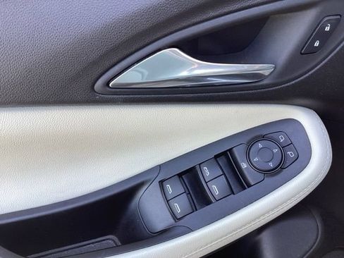 Used 2022 Buick Encore GX Preferred w/ Sport Touring Package FWD image 22