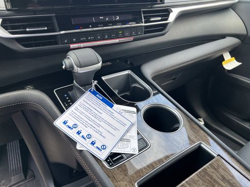 New 2026 Toyota Sienna Platinum image 21